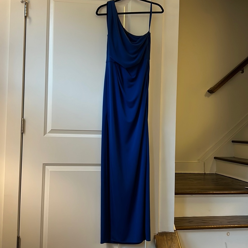 BCBG long column, deep blue gown. Prom! Wedding! Any glam occasion. Size S.
